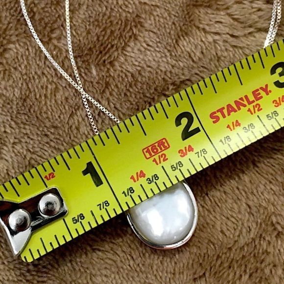 VINTAGE Mother of Pearl and Sterling Silver Necklace - Picture 8 of 11